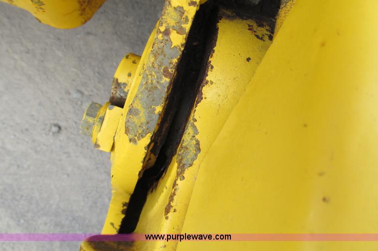 image for item F4796 2006 Komatsu D61PX-15 dozer