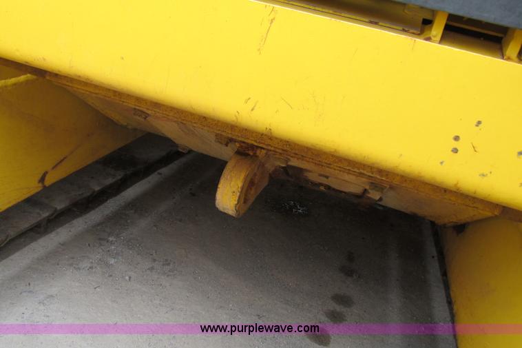 image for item F4796 2006 Komatsu D61PX-15 dozer