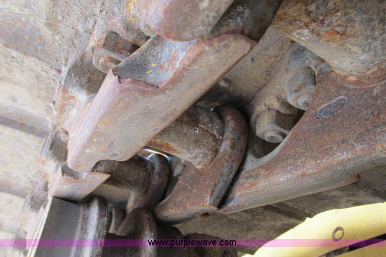 image for item F4796 2006 Komatsu D61PX-15 dozer