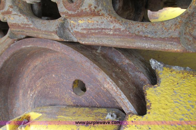 image for item F4796 2006 Komatsu D61PX-15 dozer