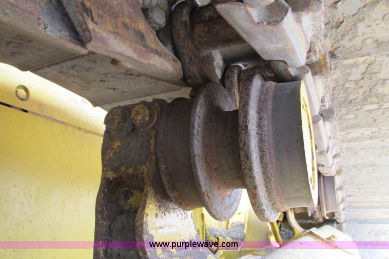 image for item F4796 2006 Komatsu D61PX-15 dozer