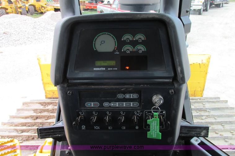 image for item F4796 2006 Komatsu D61PX-15 dozer