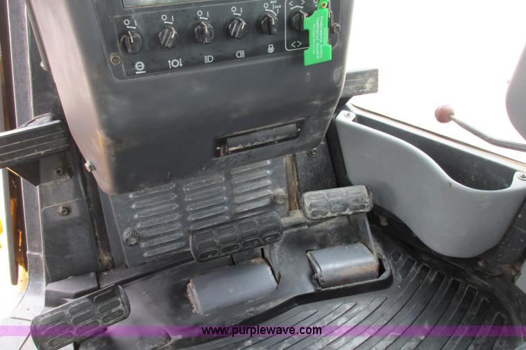 image for item F4796 2006 Komatsu D61PX-15 dozer