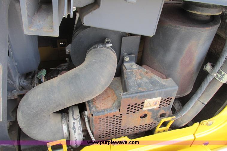 image for item F4796 2006 Komatsu D61PX-15 dozer