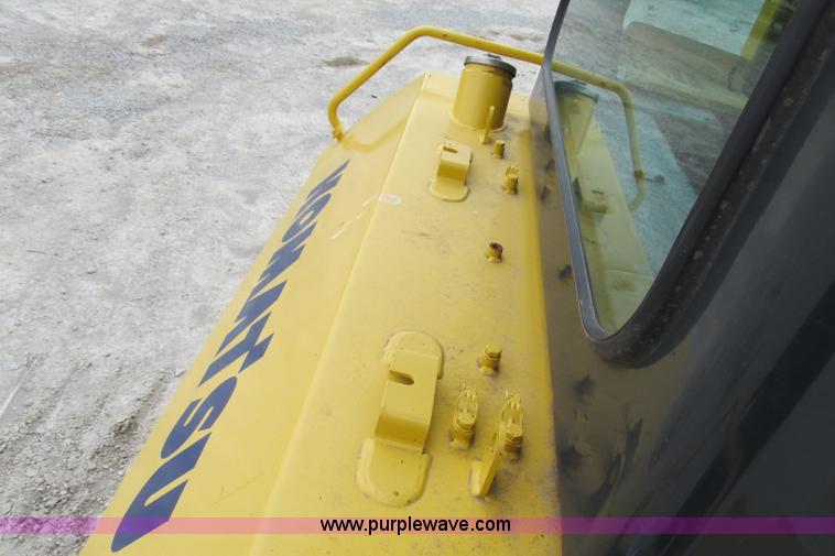 image for item F4796 2006 Komatsu D61PX-15 dozer