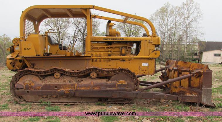 image for item F4827 1958 Caterpillar D8F dozer