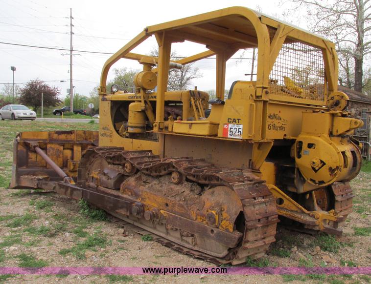 image for item F4827 1958 Caterpillar D8F dozer
