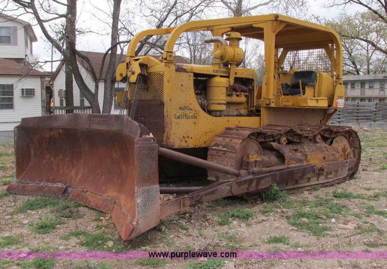 image for item F4827 1958 Caterpillar D8F dozer