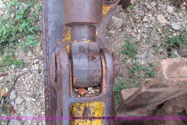 image for item F4827 1958 Caterpillar D8F dozer