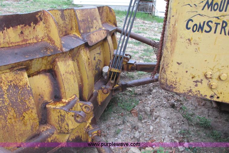 image for item F4827 1958 Caterpillar D8F dozer