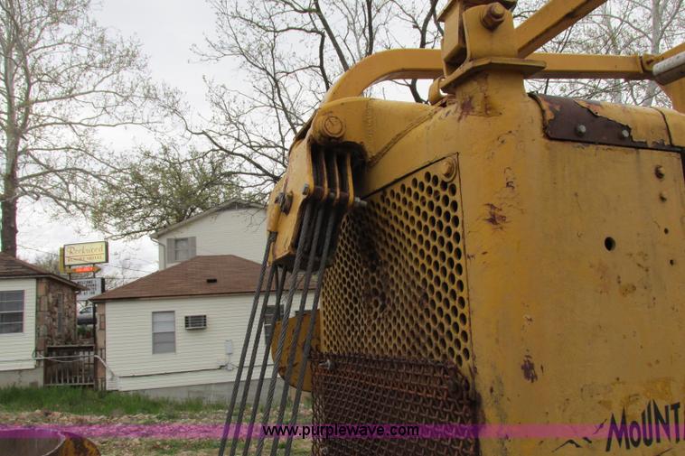 image for item F4827 1958 Caterpillar D8F dozer