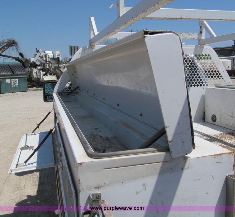 image for item F5016 2008 Ford F550 XL Super Duty service truck