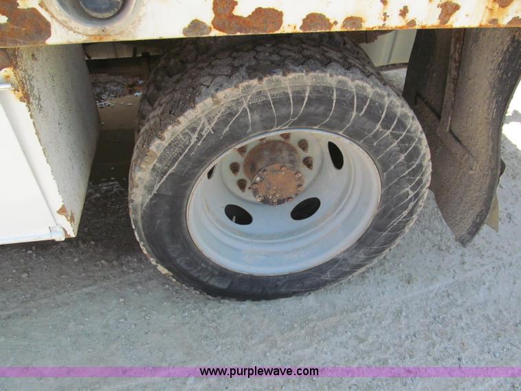 image for item F5016 2008 Ford F550 XL Super Duty service truck