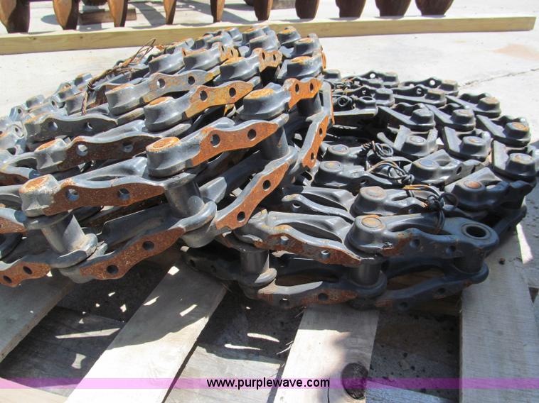 image for item F5017 Excavator tracks