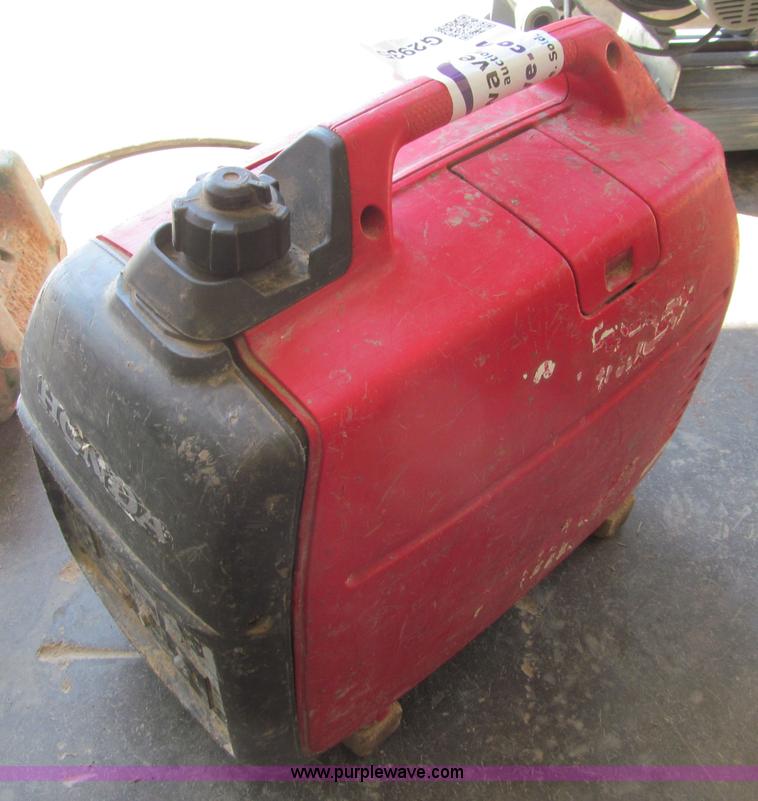 image for item G2935 Honda 2,000 watt generator