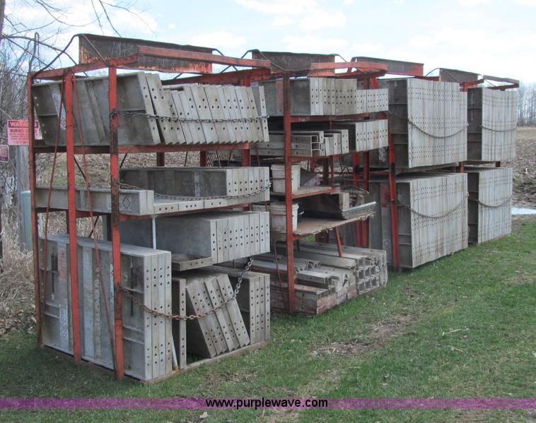 image for item G2949 Symons Silver aluminum smooth face 8' forms