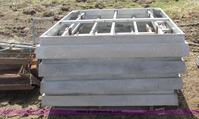 image for item G2949 Symons Silver aluminum smooth face 8' forms