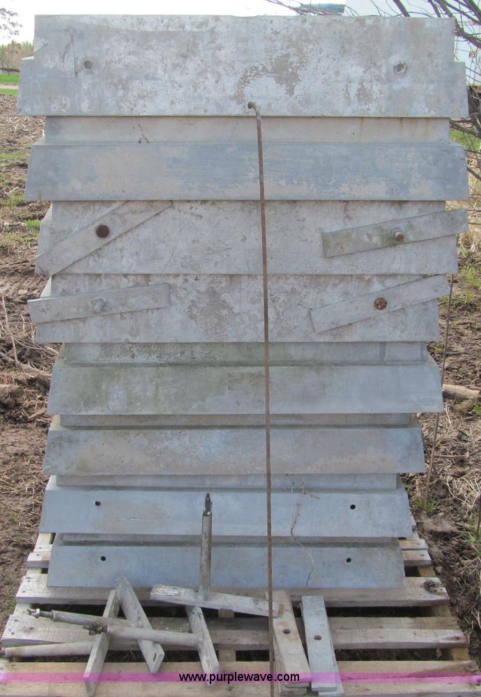 image for item G2949 Symons Silver aluminum smooth face 8' forms