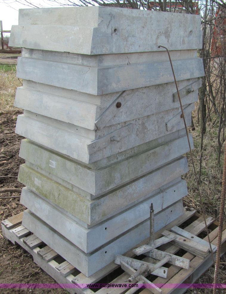 image for item G2949 Symons Silver aluminum smooth face 8' forms