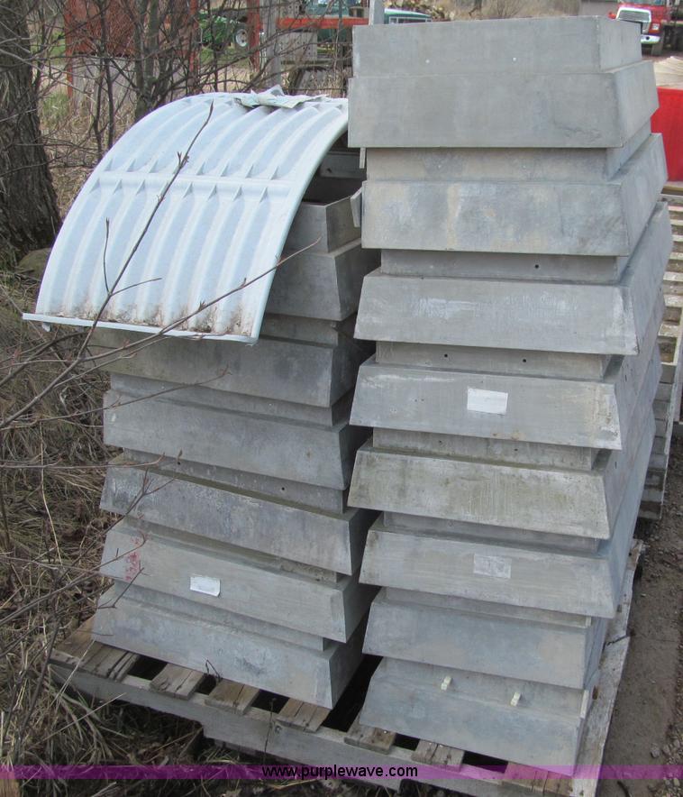 image for item G2949 Symons Silver aluminum smooth face 8' forms