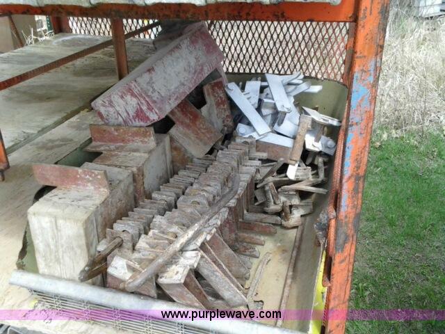 image for item G2949 Symons Silver aluminum smooth face 8' forms