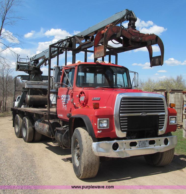 image for item G2963 1987 Ford L9000 boom truck