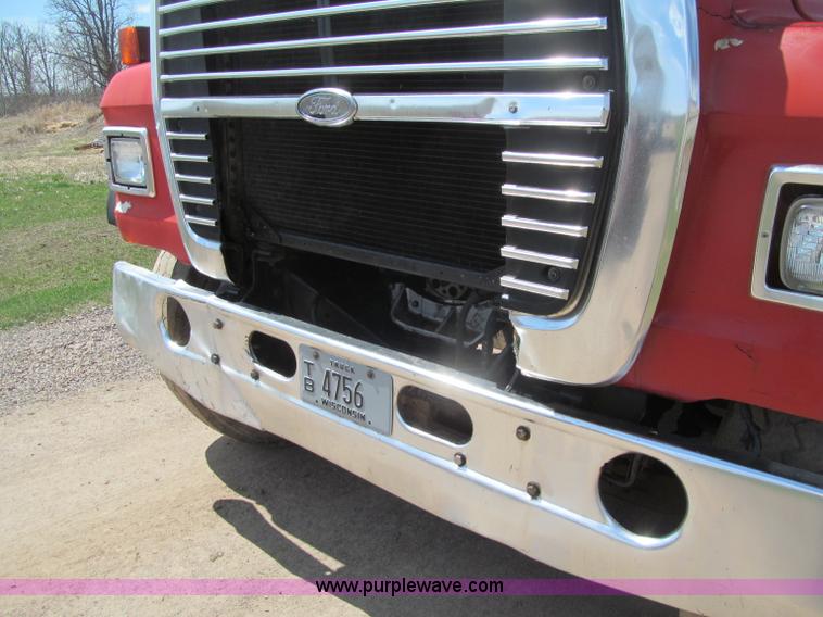 image for item G2963 1987 Ford L9000 boom truck