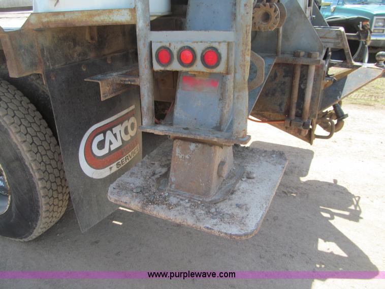 image for item G2963 1987 Ford L9000 boom truck