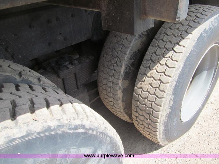 image for item G2963 1987 Ford L9000 boom truck