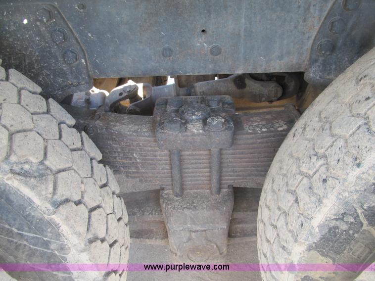 image for item G2963 1987 Ford L9000 boom truck