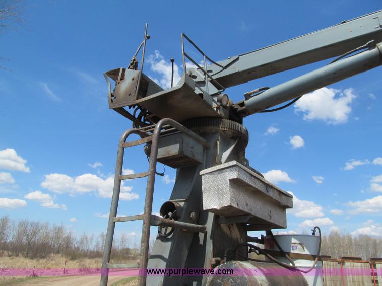 image for item G2963 1987 Ford L9000 boom truck