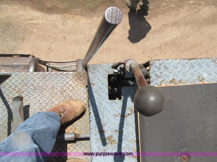 image for item G2963 1987 Ford L9000 boom truck