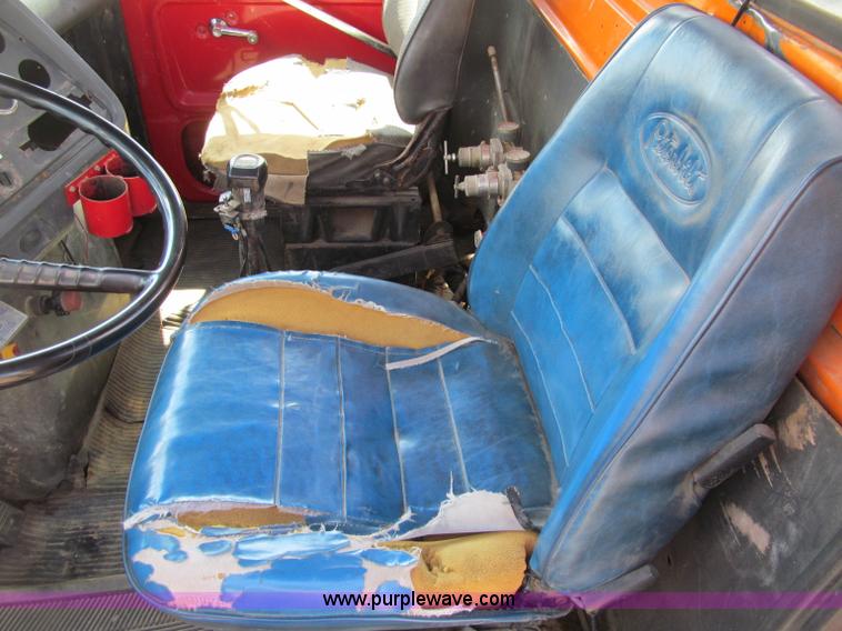 image for item G2963 1987 Ford L9000 boom truck