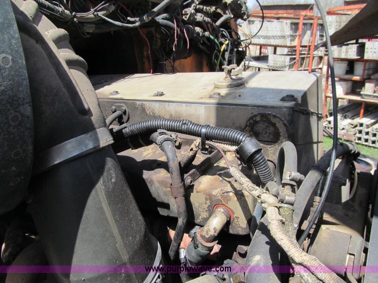 image for item G2963 1987 Ford L9000 boom truck