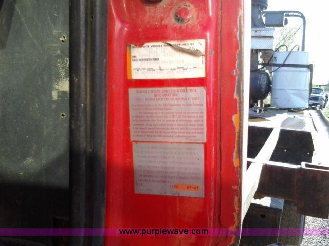 image for item G2963 1987 Ford L9000 boom truck