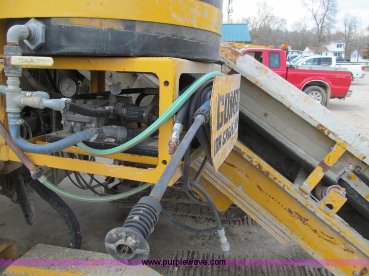 image for item G2971 Gomaco GT3600 curb machine