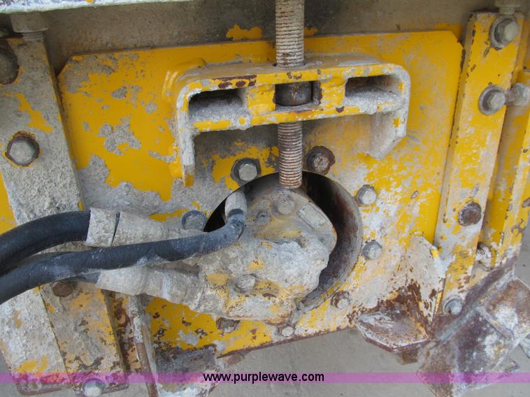 image for item G2971 Gomaco GT3600 curb machine