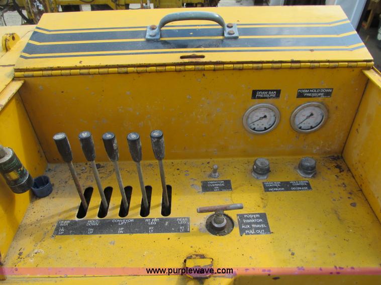 image for item G2971 Gomaco GT3600 curb machine