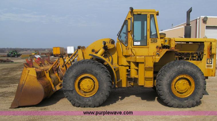 image for item G2977 1968 Caterpillar 966C loader