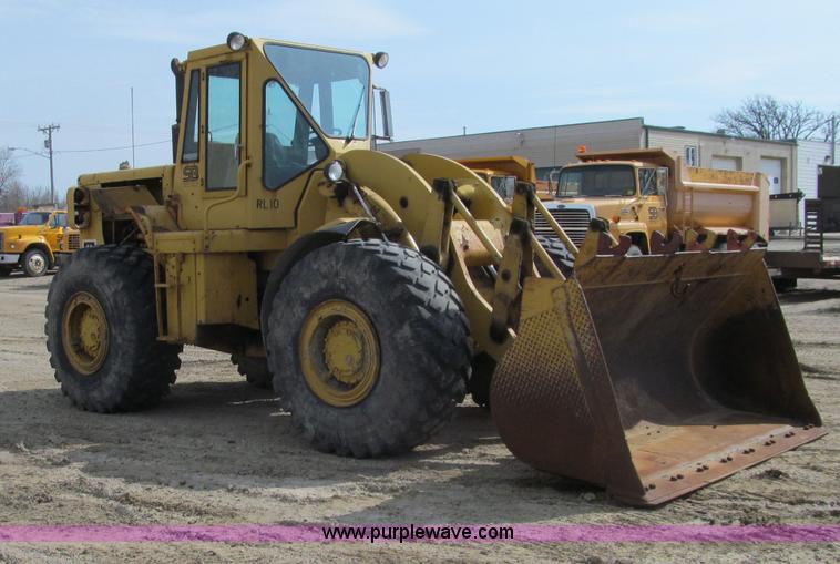 image for item G2977 1968 Caterpillar 966C loader