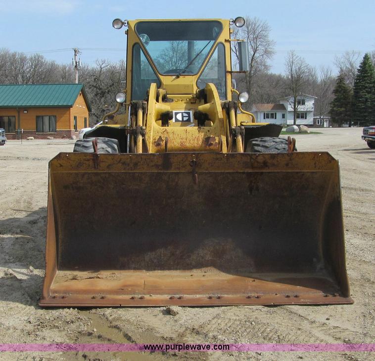 image for item G2977 1968 Caterpillar 966C loader