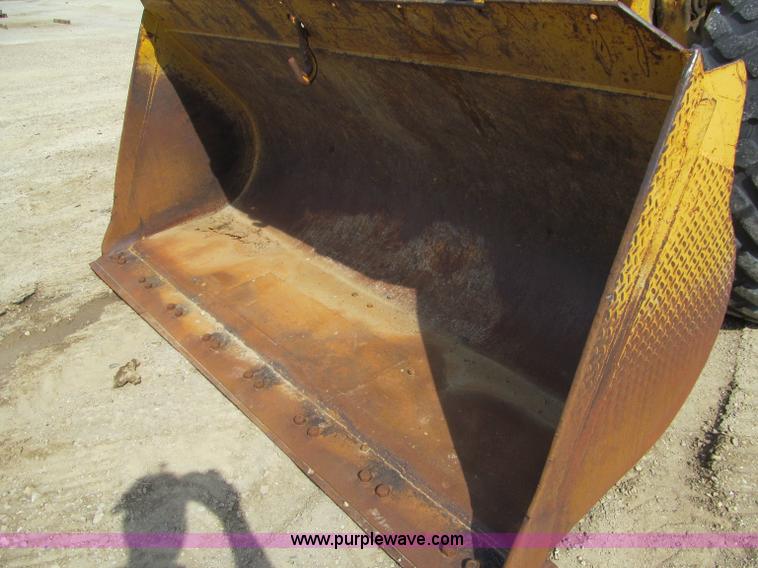 image for item G2977 1968 Caterpillar 966C loader