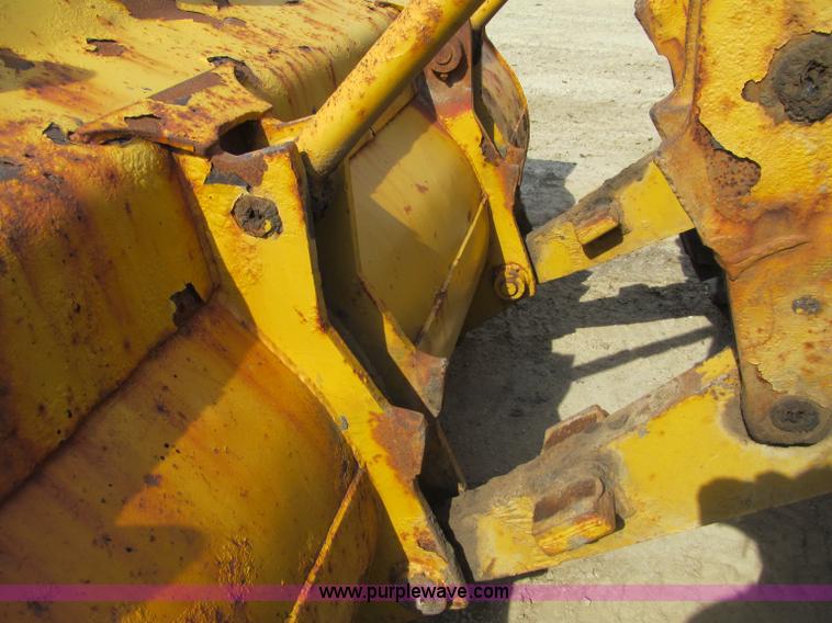 image for item G2977 1968 Caterpillar 966C loader