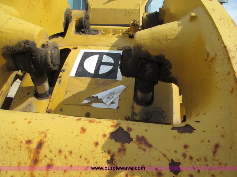 image for item G2977 1968 Caterpillar 966C loader