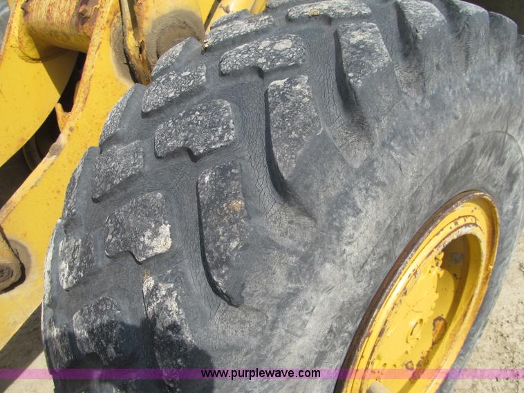 image for item G2977 1968 Caterpillar 966C loader