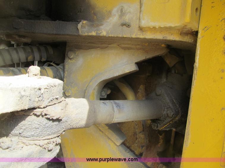 image for item G2977 1968 Caterpillar 966C loader