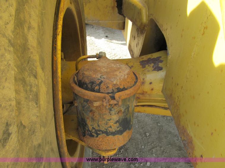 image for item G2977 1968 Caterpillar 966C loader