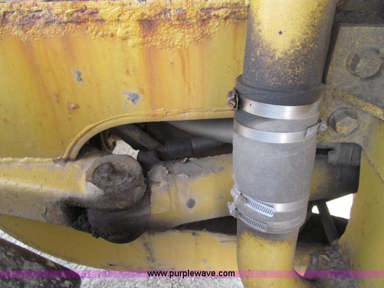 image for item G2977 1968 Caterpillar 966C loader