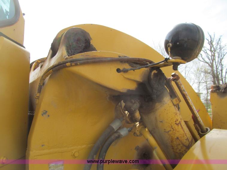 image for item G2977 1968 Caterpillar 966C loader