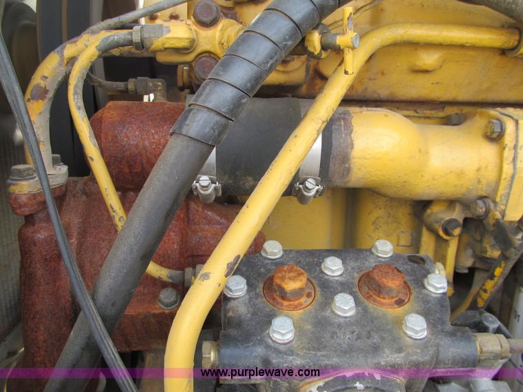 image for item G2977 1968 Caterpillar 966C loader